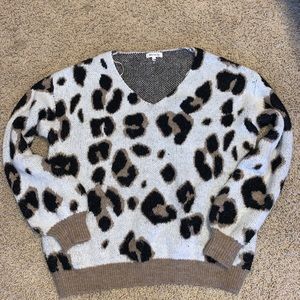 Adorable Leopard/Cheetah print Sweater!